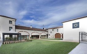 Villa Solaris Hotel & Residence